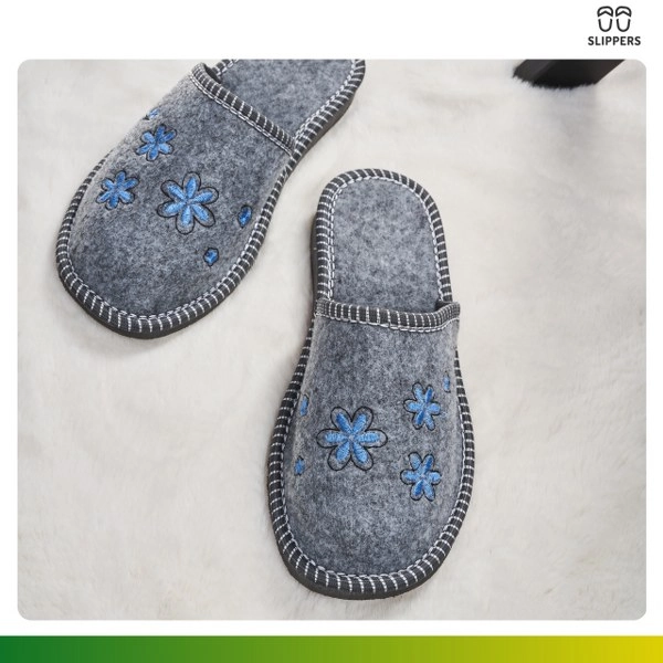 Klapki damskie Slippers pantofle domowe